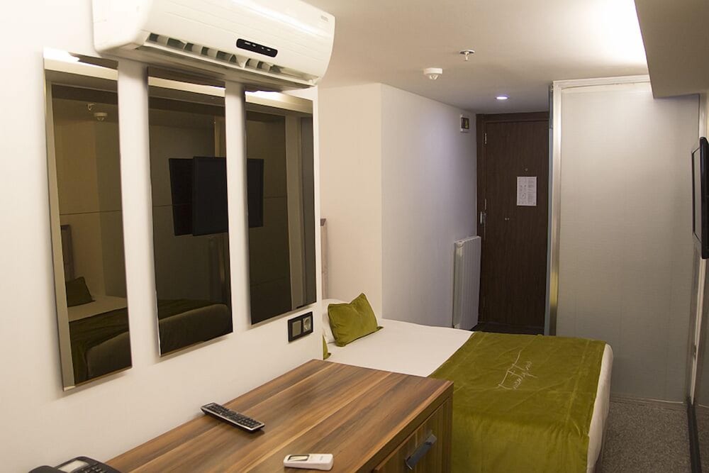 The 22 Hotel 37/50