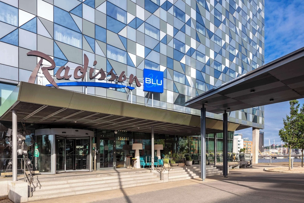 Radisson Blu Riverside Hotel 5/80