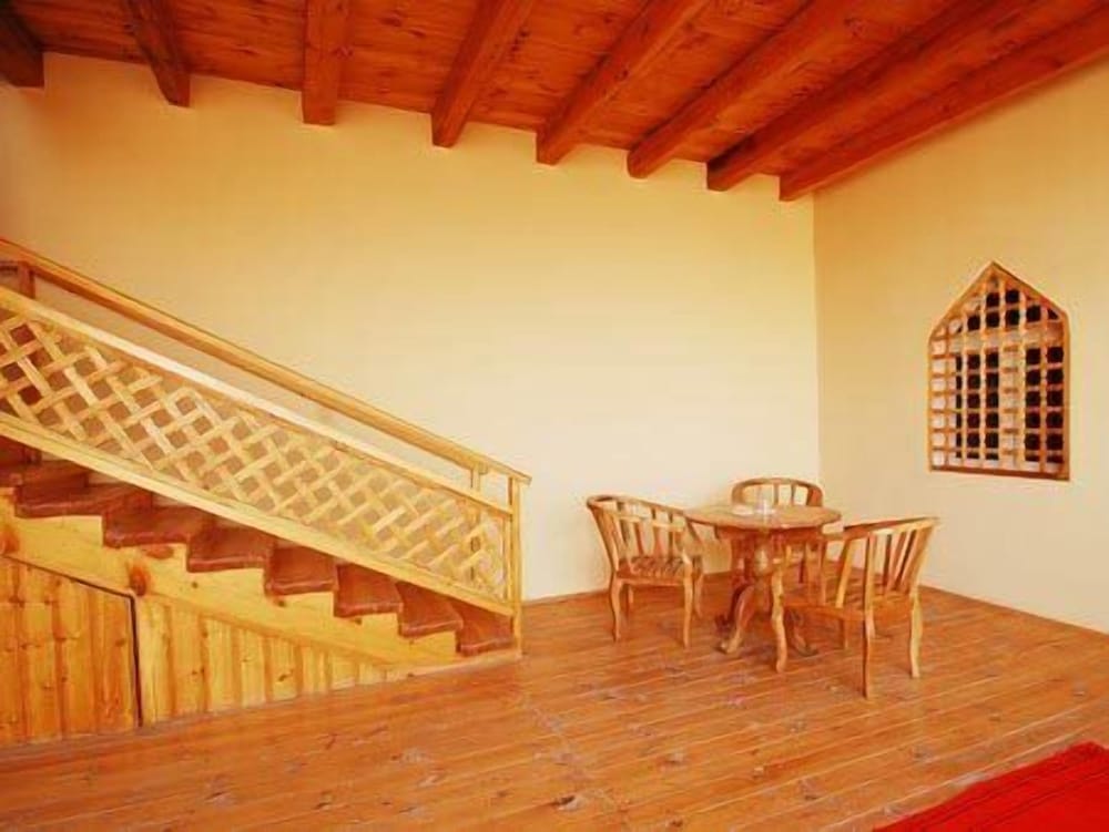 Islambek Hotel 12/40