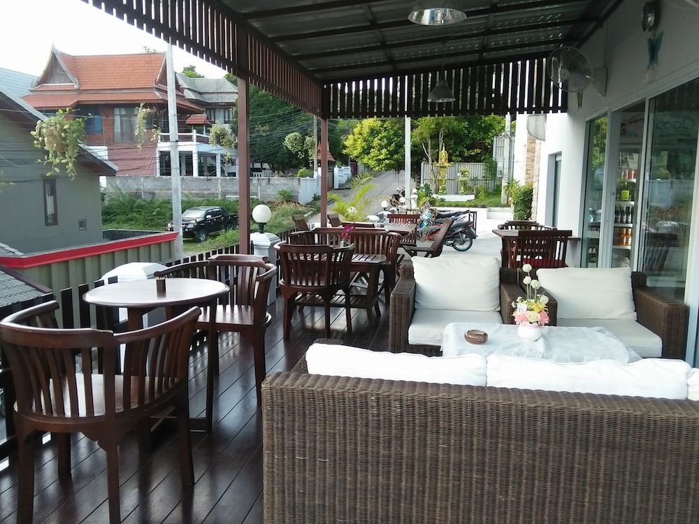 MM. Hill Hotel 44/58
