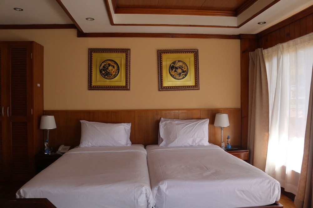 Kisa Villa 10/50