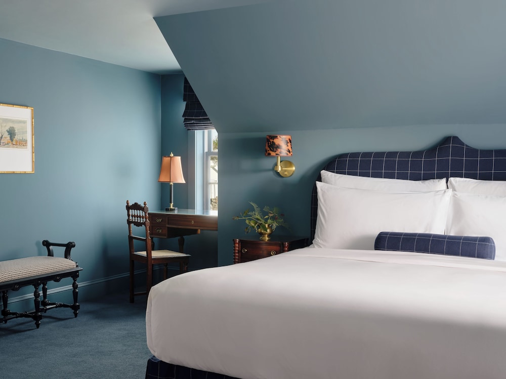 1 BEDROOM, SUITE