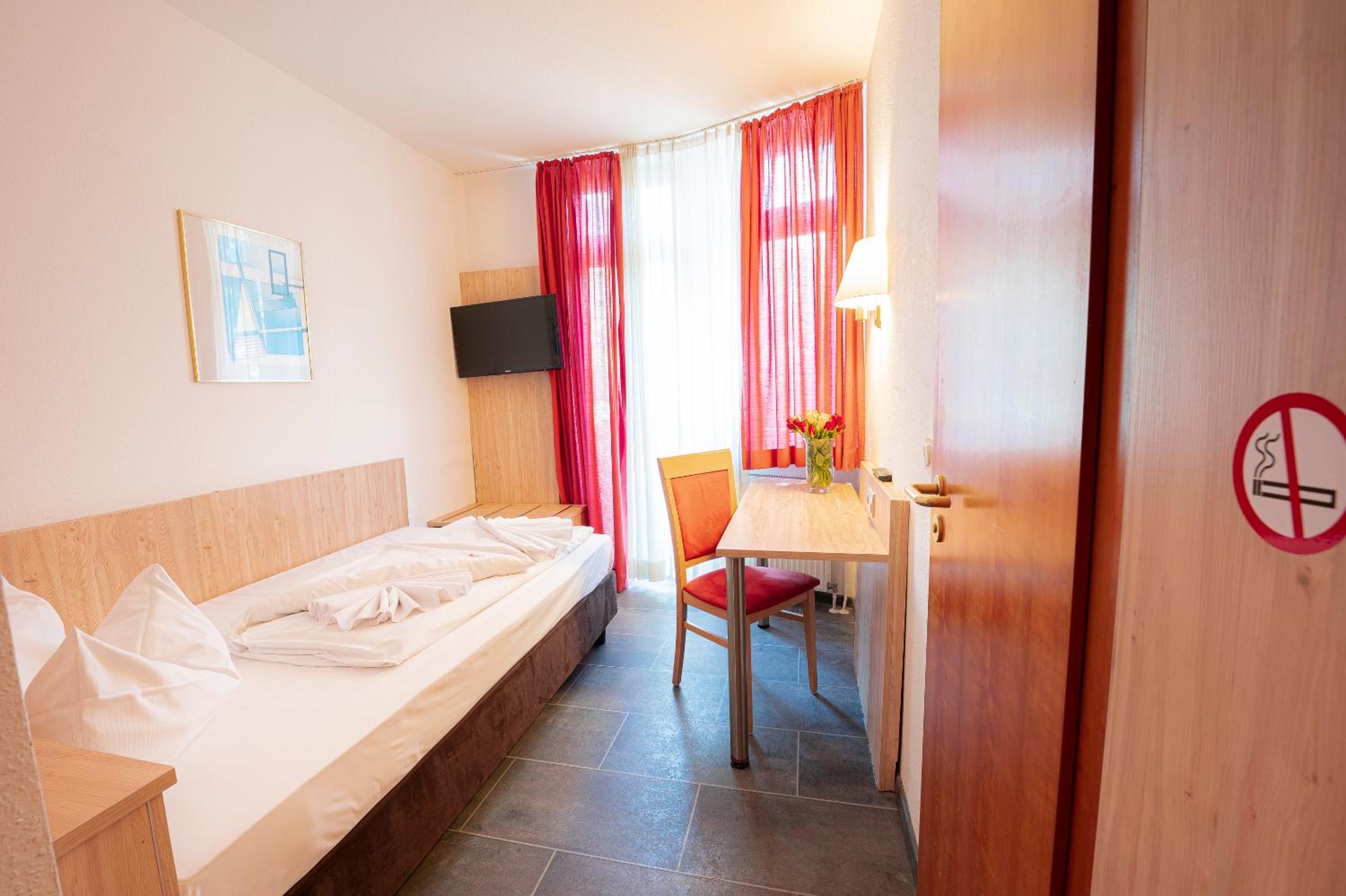 Room, Single