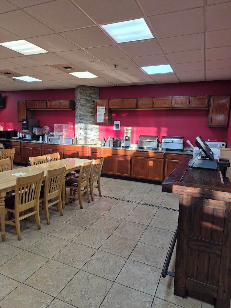 Alex Hotel and Suites Anchorage Airport 47/66