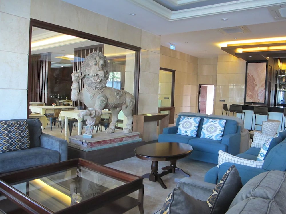 MARCH HOTEL PATTAYA 23/42