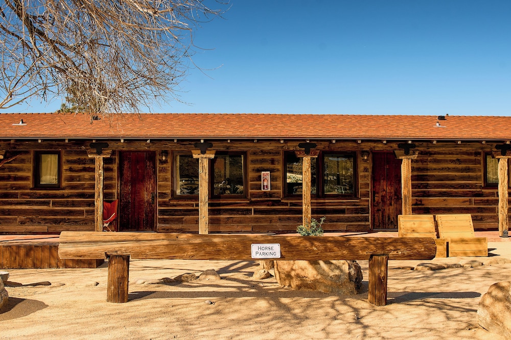 Pioneertown Motel 50/53