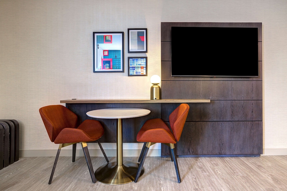 DoubleTree by Hilton Palmdale 62/75