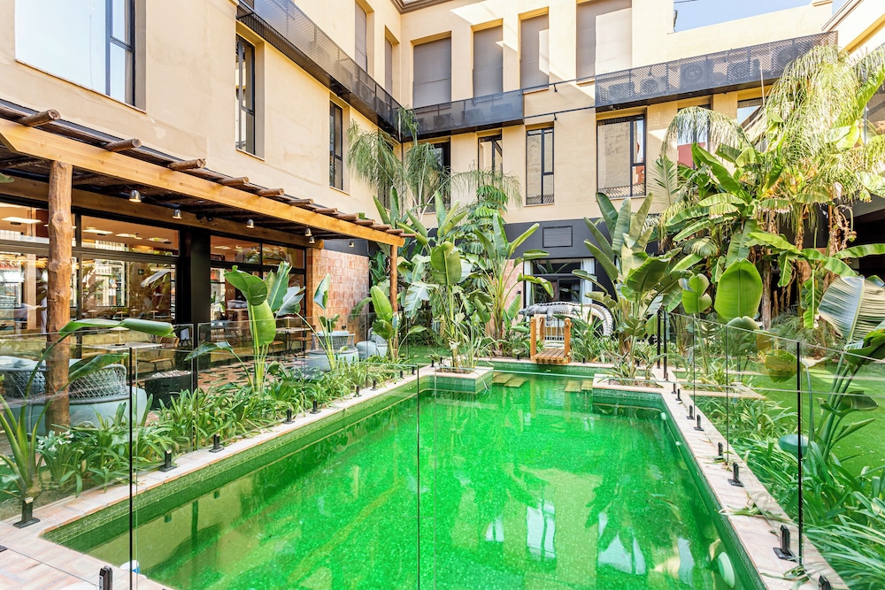 Saman Boutique Hotel 46/50