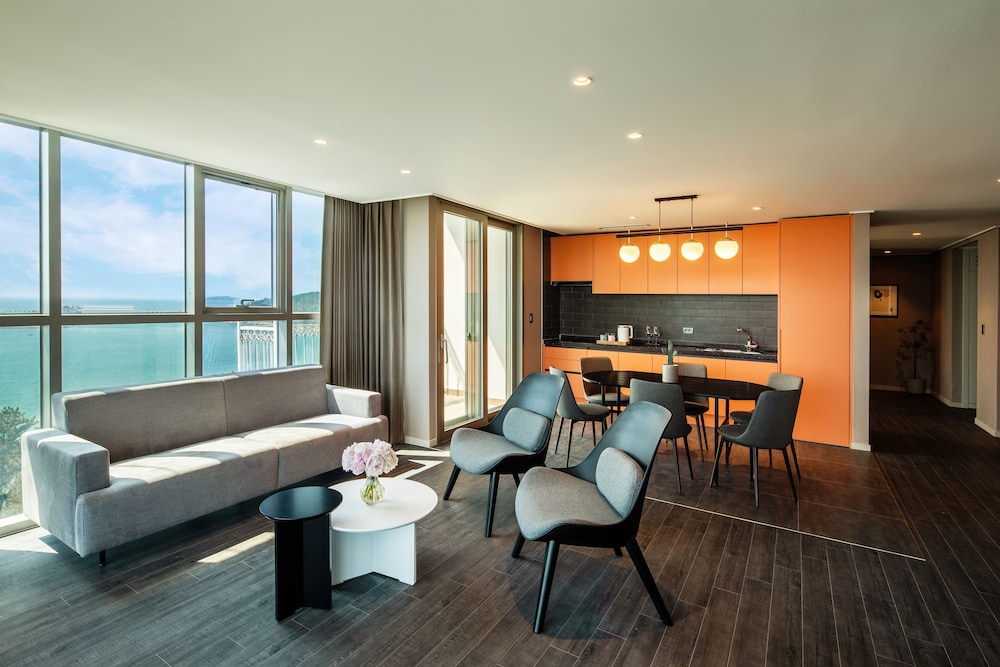 The Weekand Resort 35/56