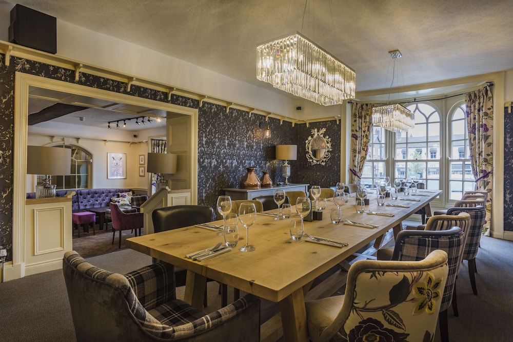 The Golden Fleece Hotel 32/50