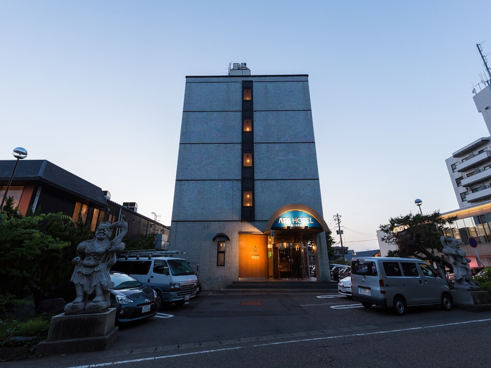 Apa Hotel Tsubamesanjo-Ekimae 58/65