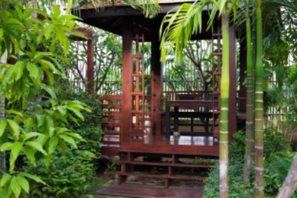 At Home Resort 32/38