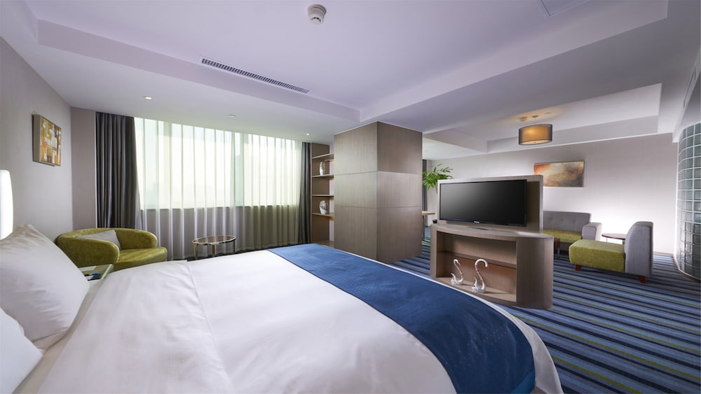 HOLIDAY INN EXPRESS HEFEI DOWNTOWN 29/80