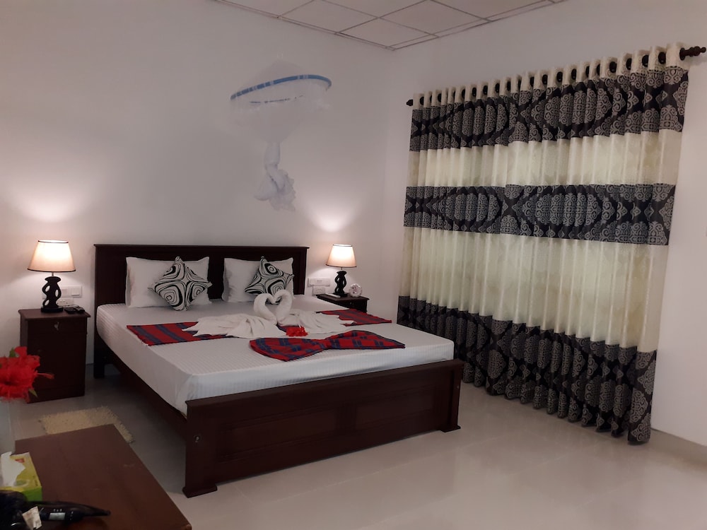 Sigiri Hibiscus Villa 4/28