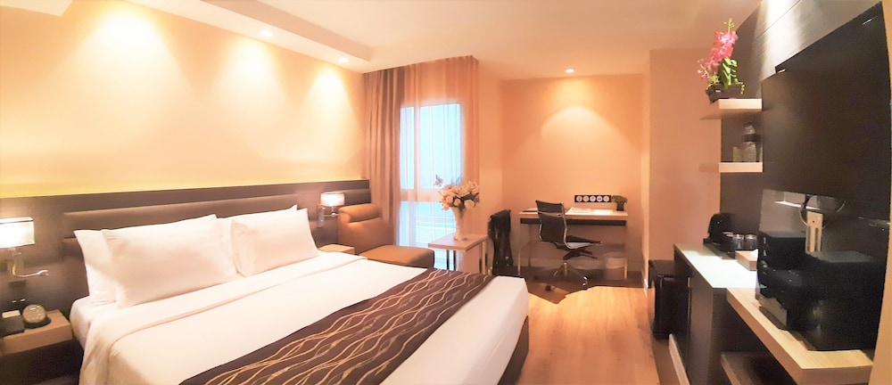 Amora Neoluxe Hotel 16/41