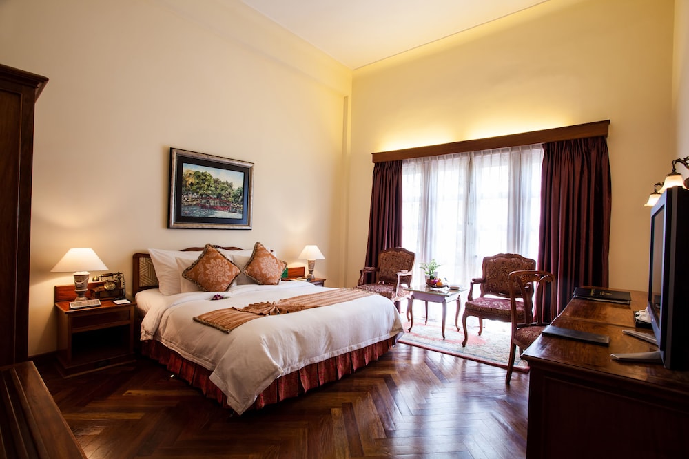 Majestic Hotel 16/34