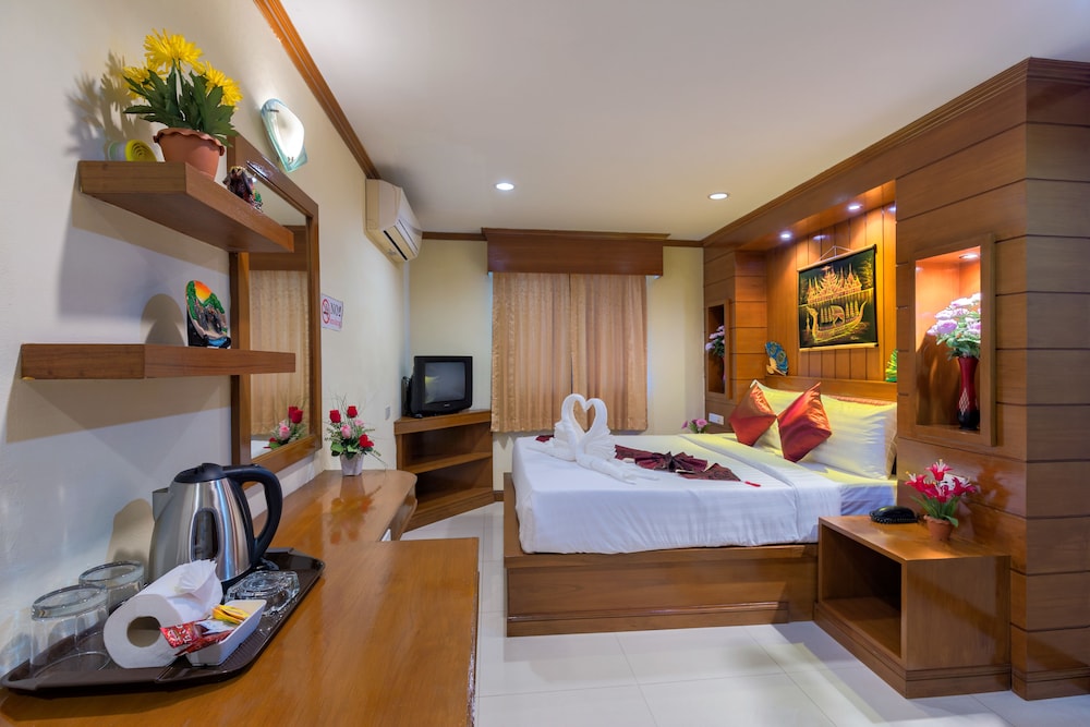 P R Patong Hotel 9/30