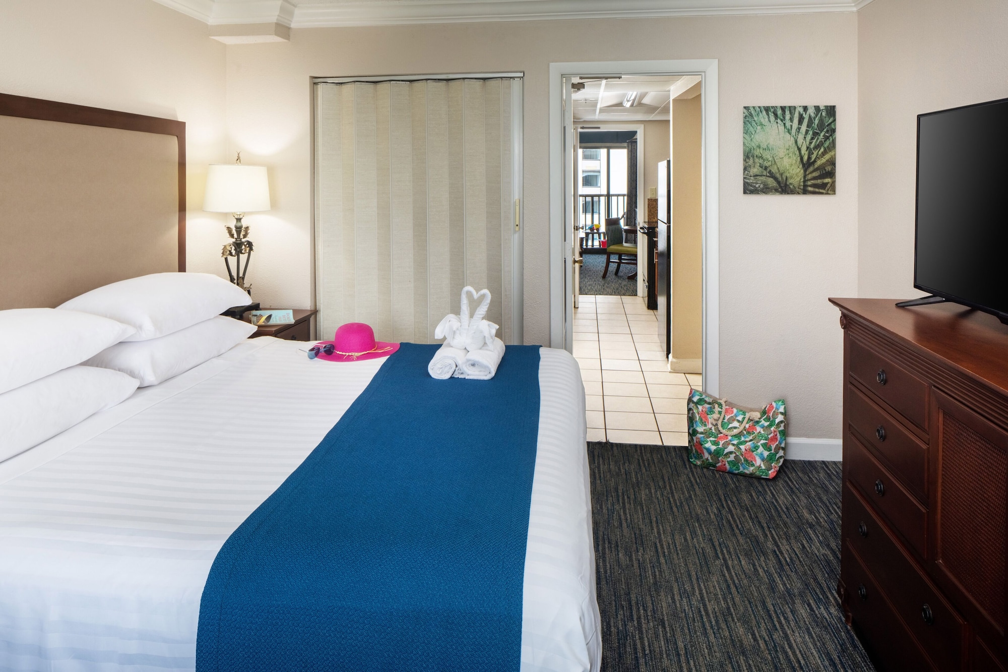 TOWER, SUITE, KING BED, OCEAN VIEW, JETTED TUB