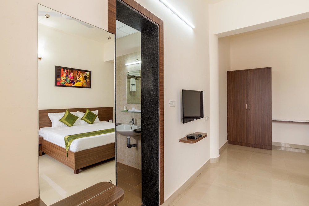 Treebo Pappilon Palace Mangalore 4/38