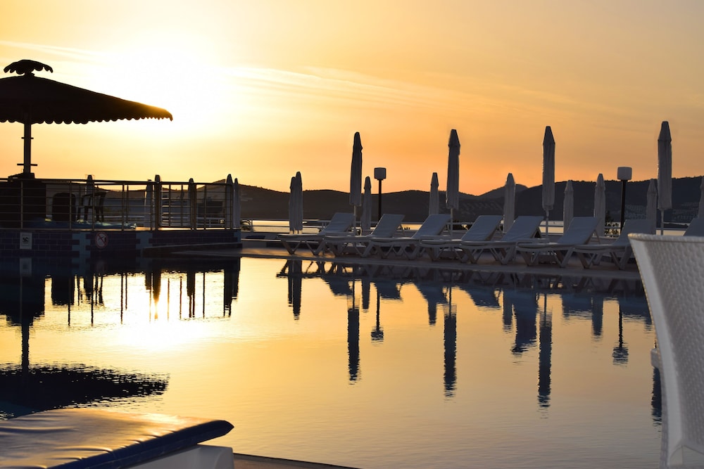 Roseira Beach Resort 29/43