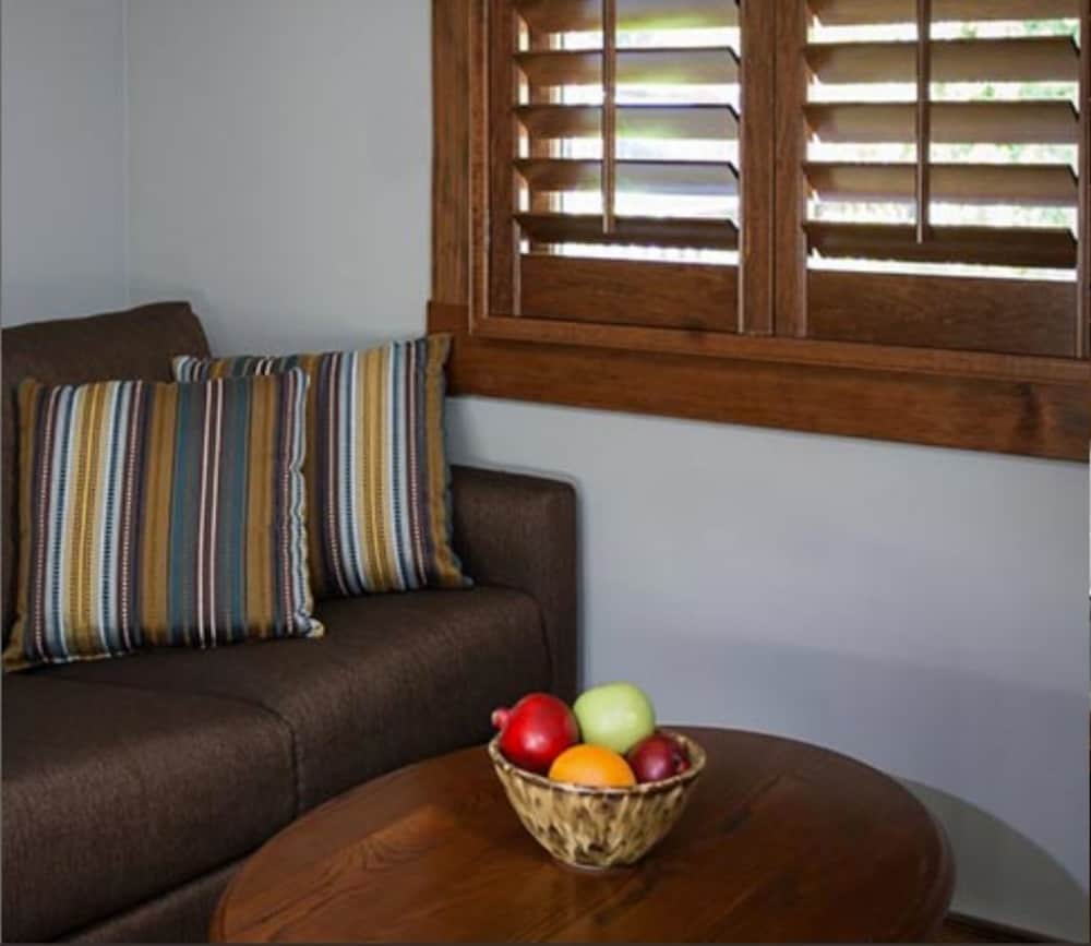 Calistoga Wine Way Inn 25/40