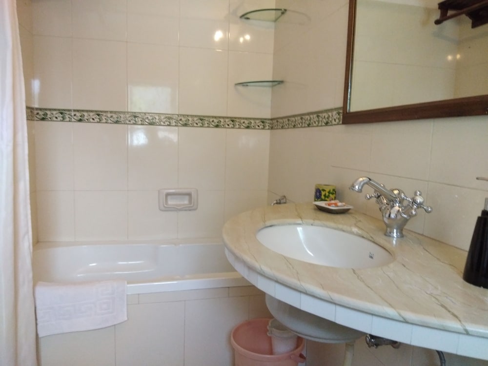 Hotel Megh Niwas 44/46