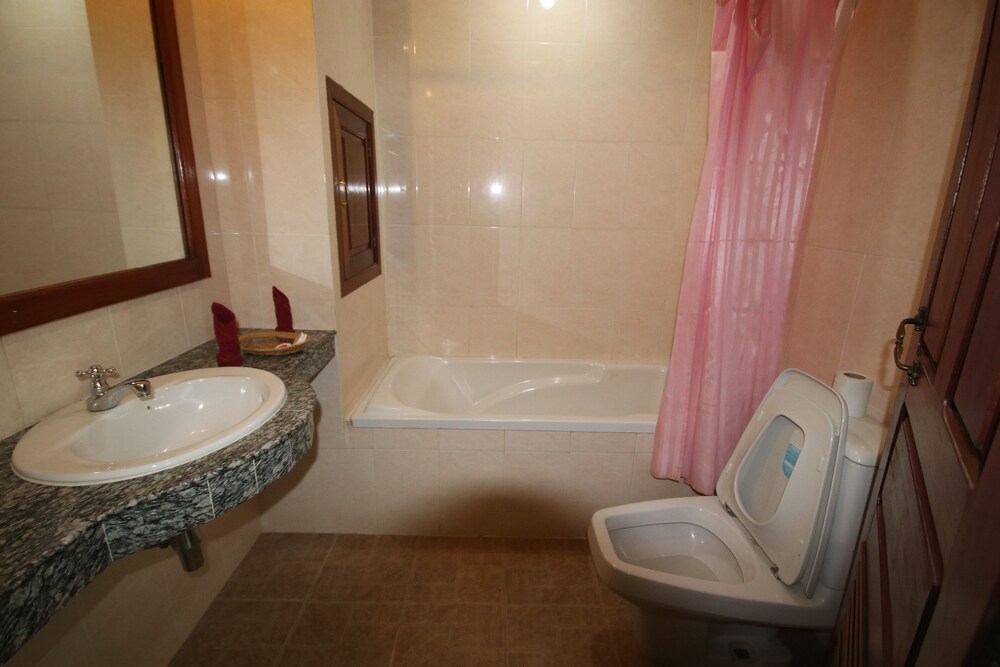 Mom's Guesthouse 54/54