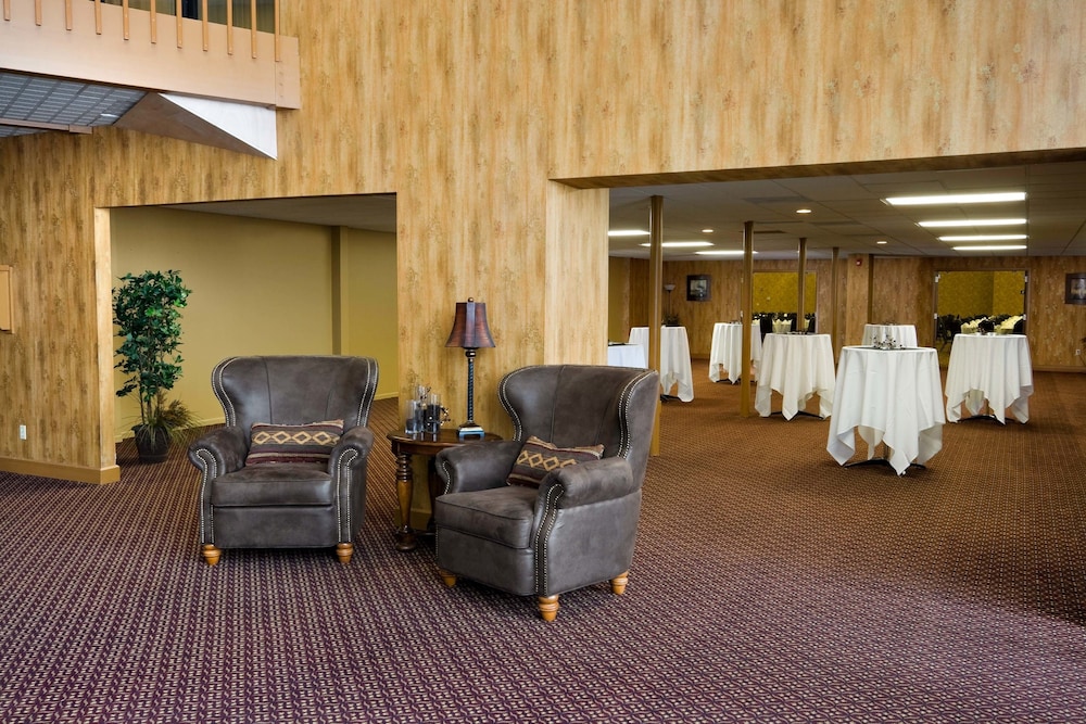 Lake Okoboji Resort and Conference Center 32/53
