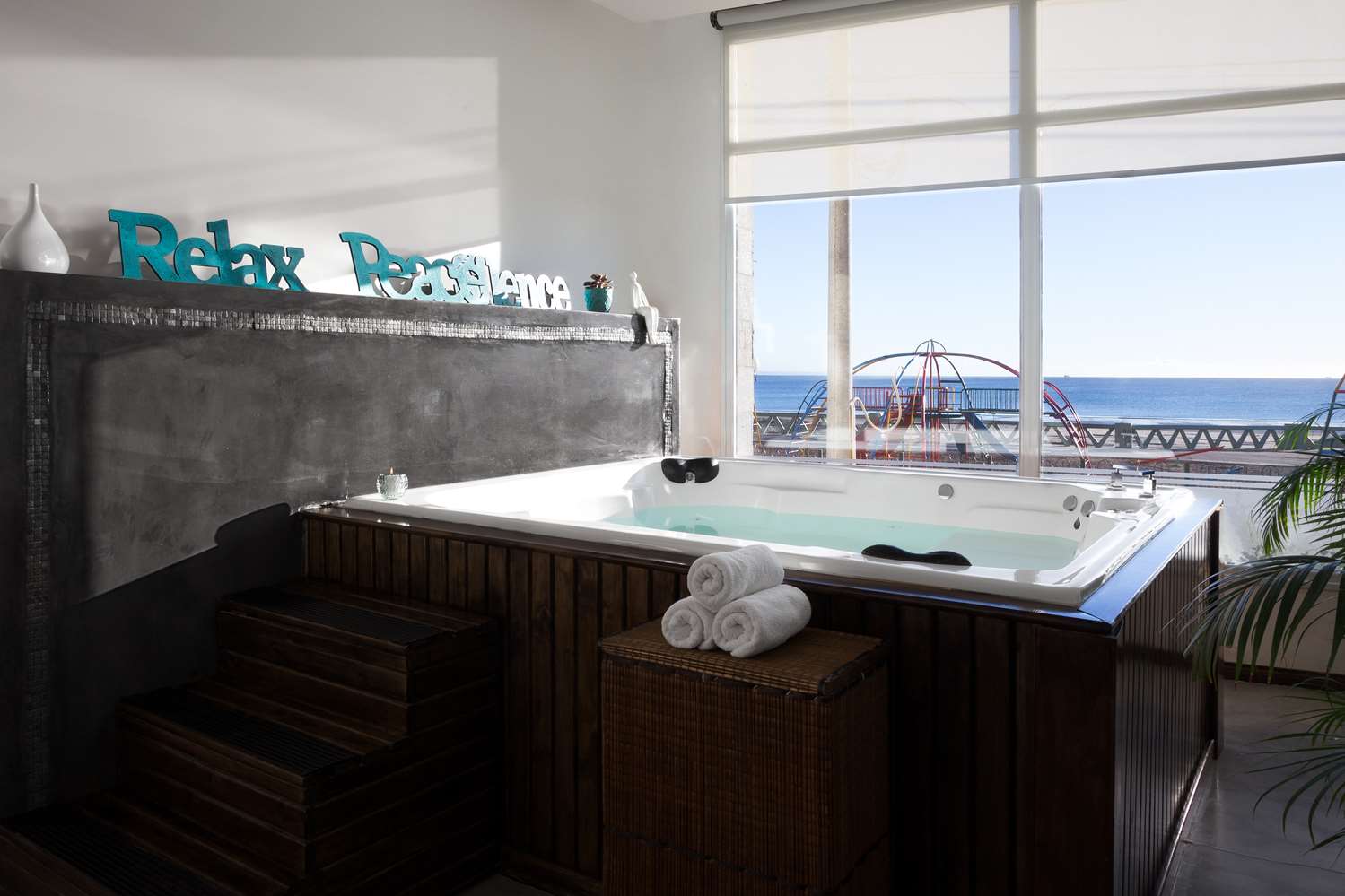 Dazzler By Wyndham Puerto Madryn 38/65