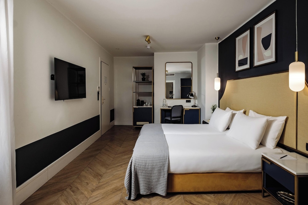 1 BEDROOM, SUPERIOR