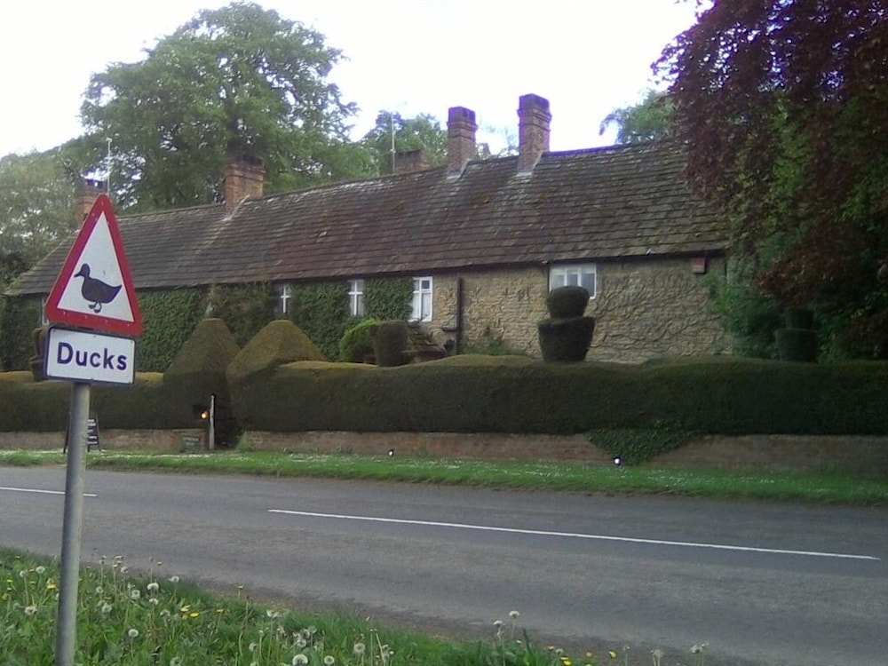 Newburgh House 44/50