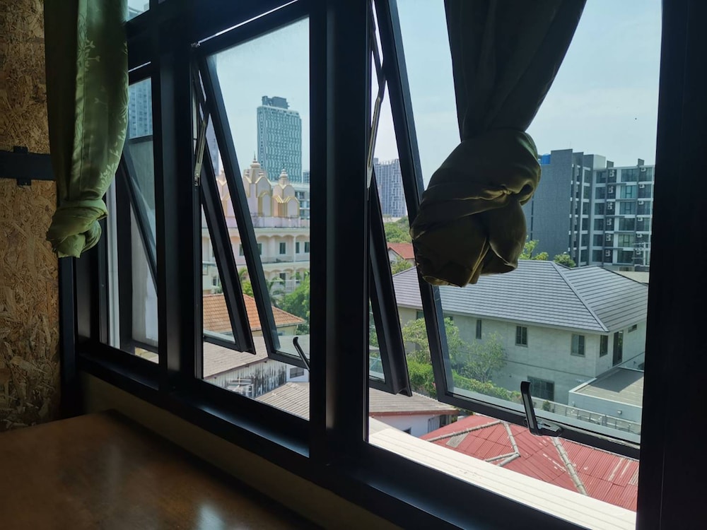 Hide Bangkok Hostel 54/69