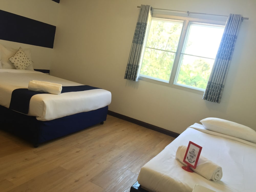 Nautical Home Bed & Breakfast Khaolak 40/68