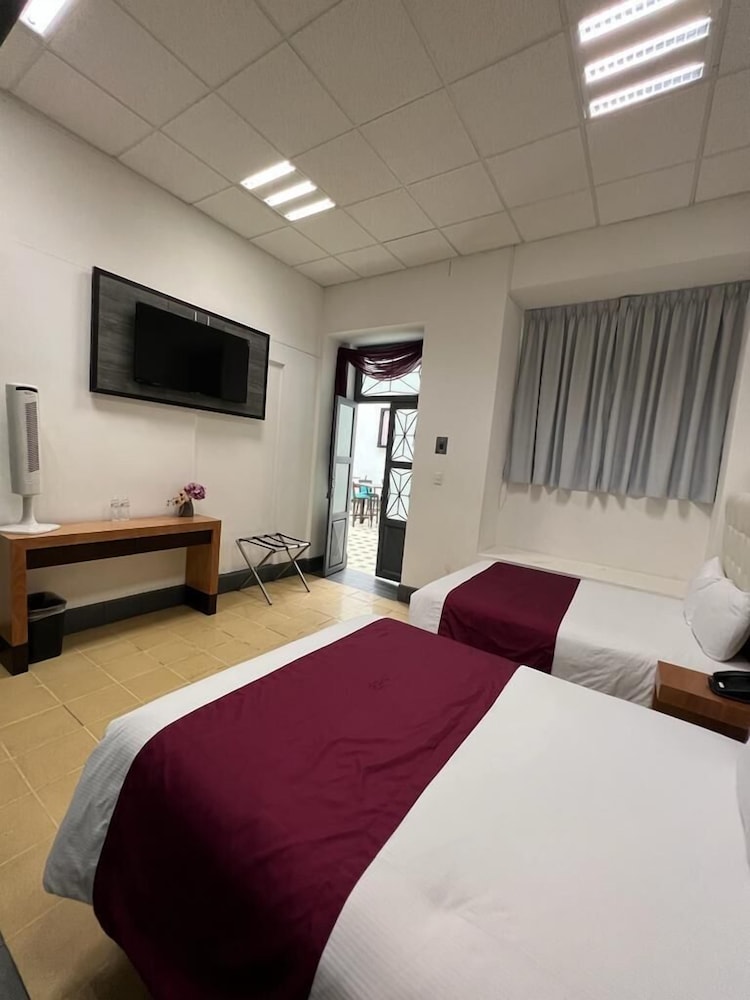 Hotel Alhaja 20/50