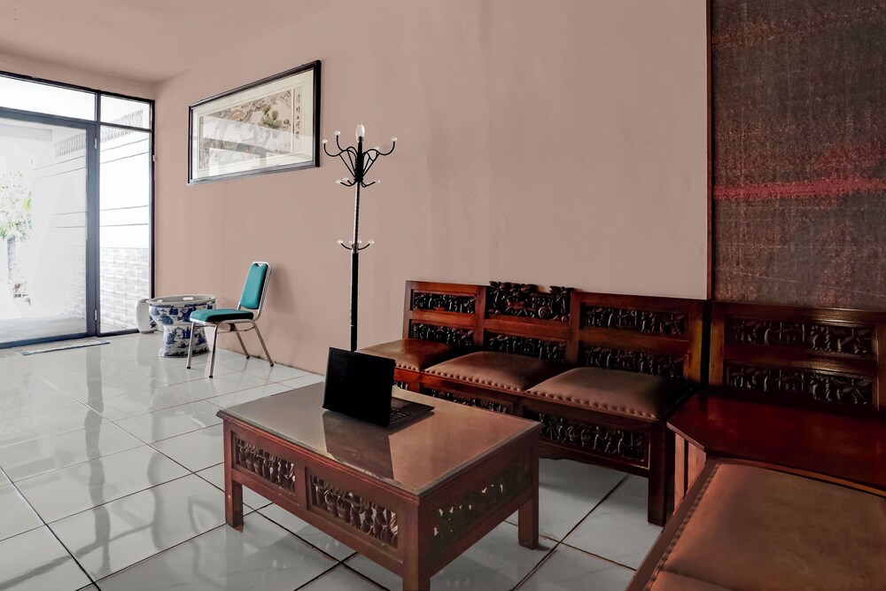 Hotel O near Ciputra World Surabaya formerly Darmo Residence 44/60