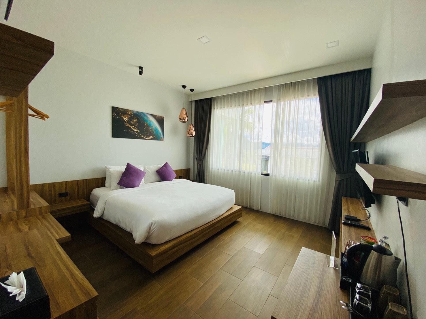 Family, House, 2 King Beds