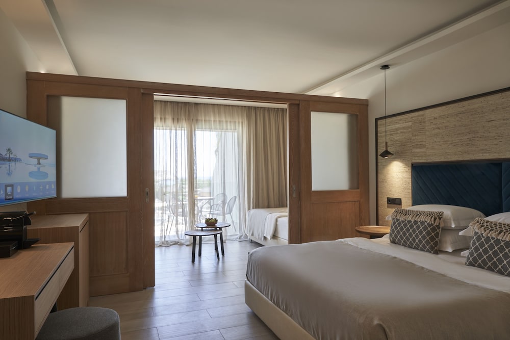 Premium, Family, Queen Bed, Inland View, 2 Sofa