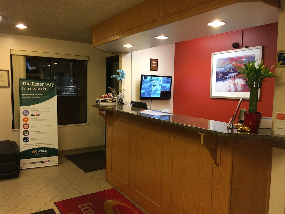 Econo Lodge Norwalk 5/28