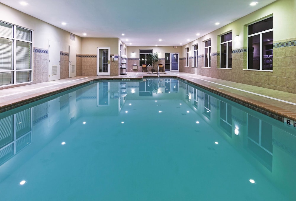 swimming pool spa