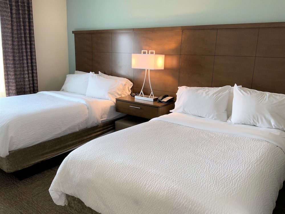 Suite, 1 King and 2 Double Beds, Kitchen, Accessible