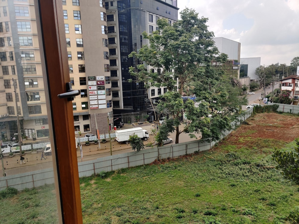 Fenesi Gardens Apartments 31/41