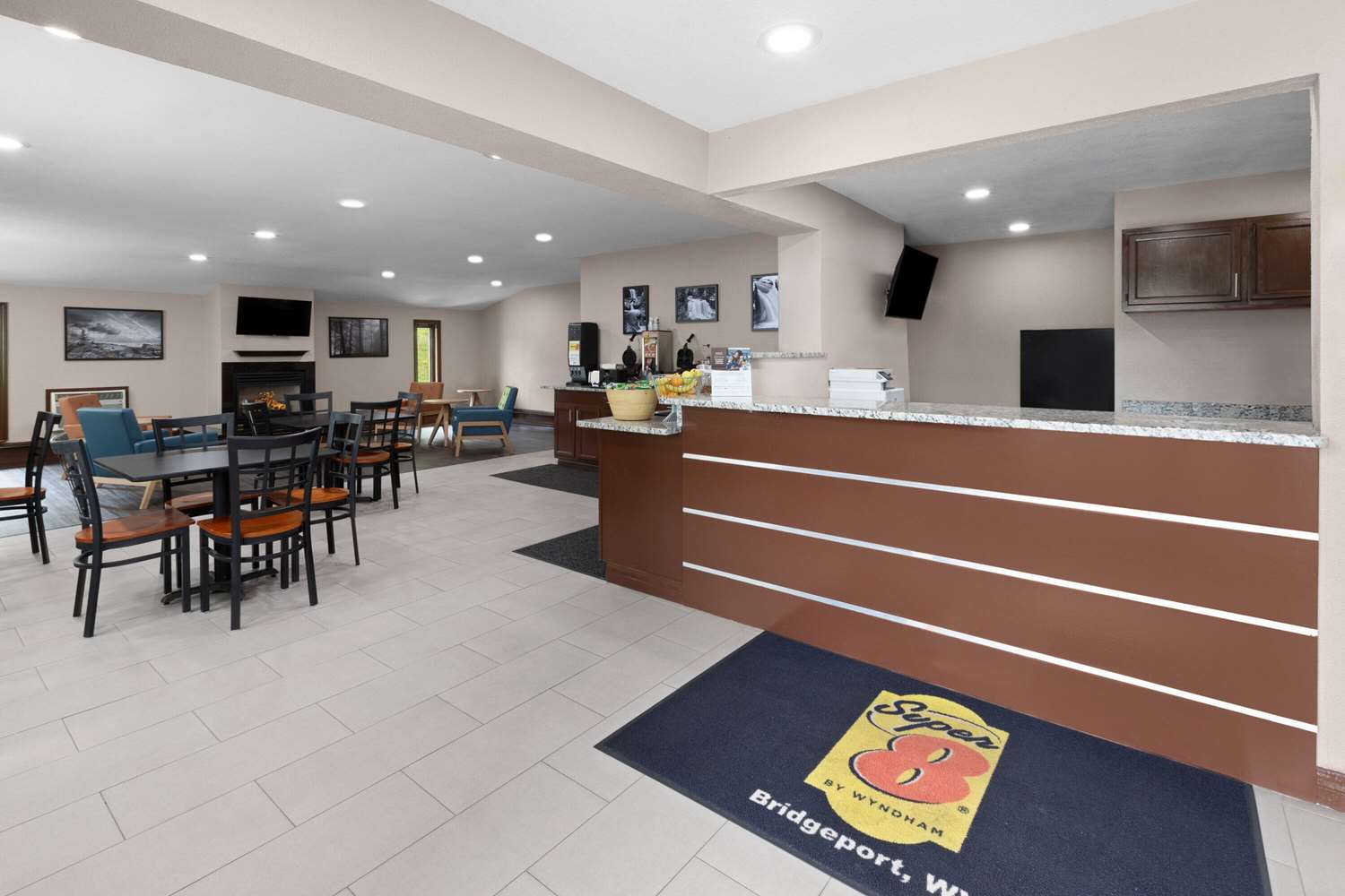 Super 8 by Wyndham Bridgeport-Clarksburg 3/28