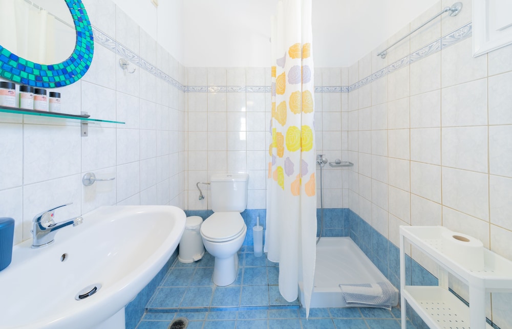Antonina Hotel Apartments 46/50