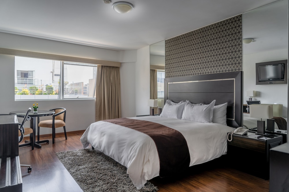ROOM, SINGLE, QUEEN BED