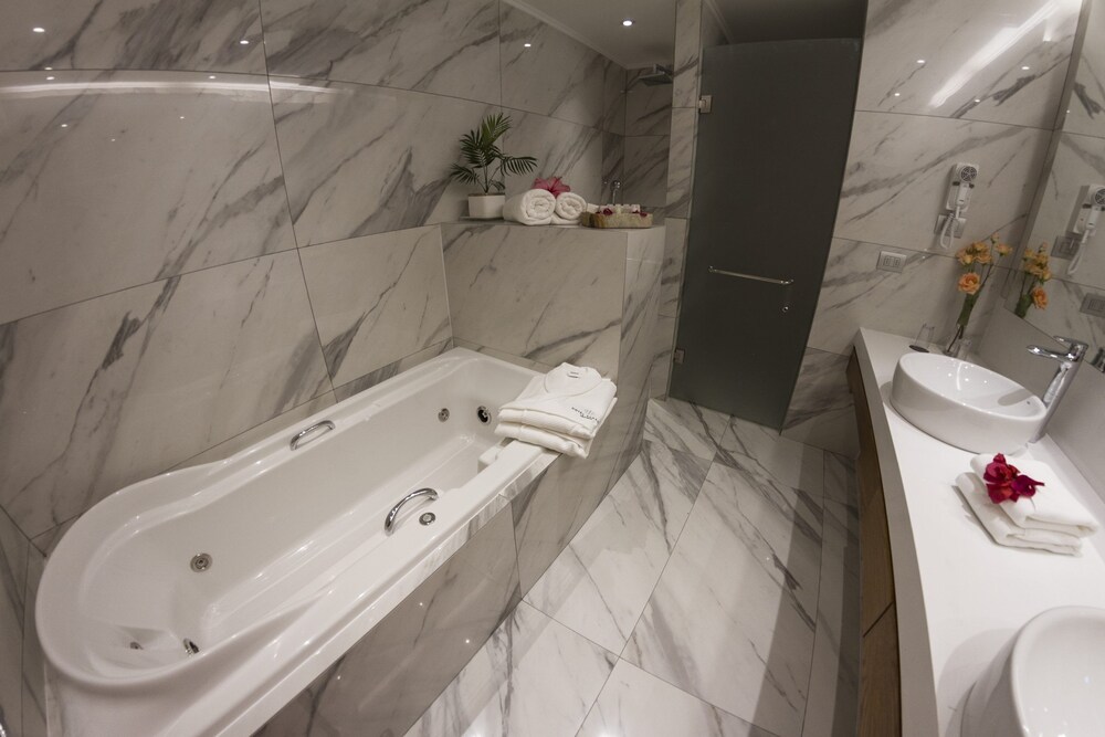 Hotel Parada Linares 48/50