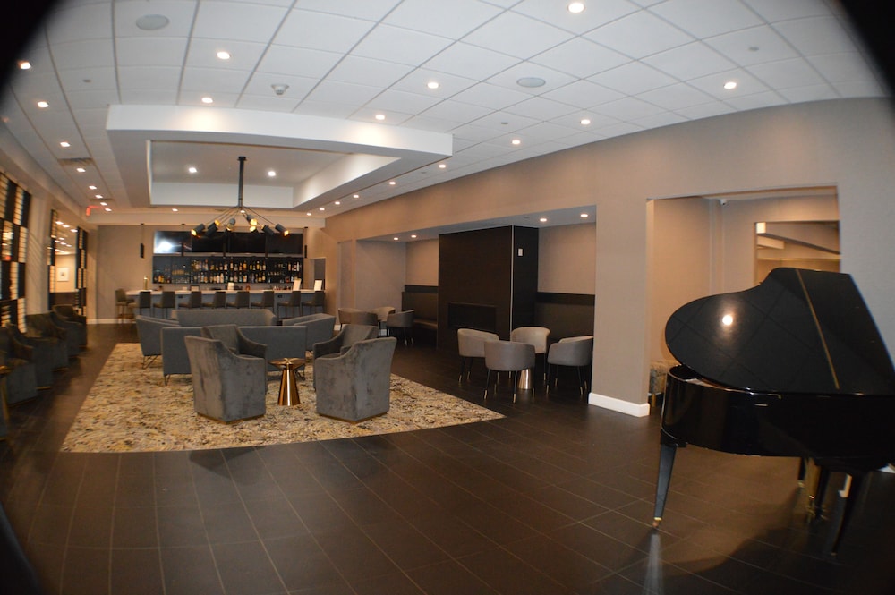 Wyndham Lancaster Resort and Convention Center 7/50