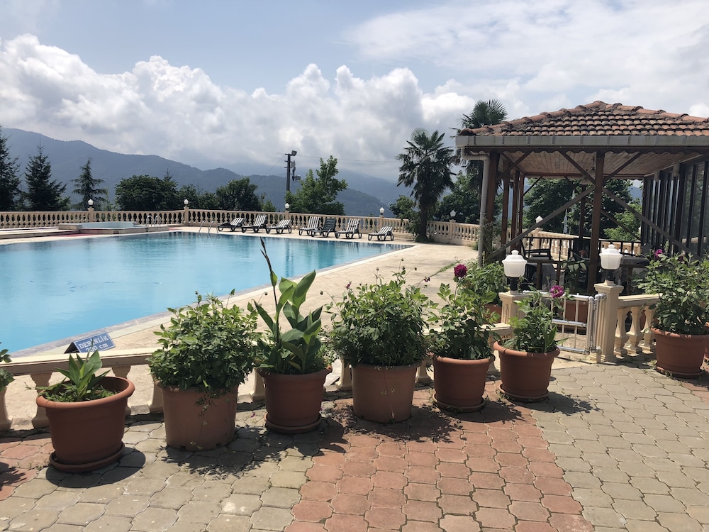 Zarha Mountain Resort 7/72