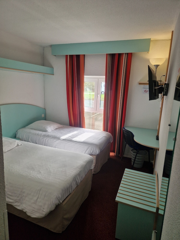 Agape Hotel Niort- Bessines 17/50