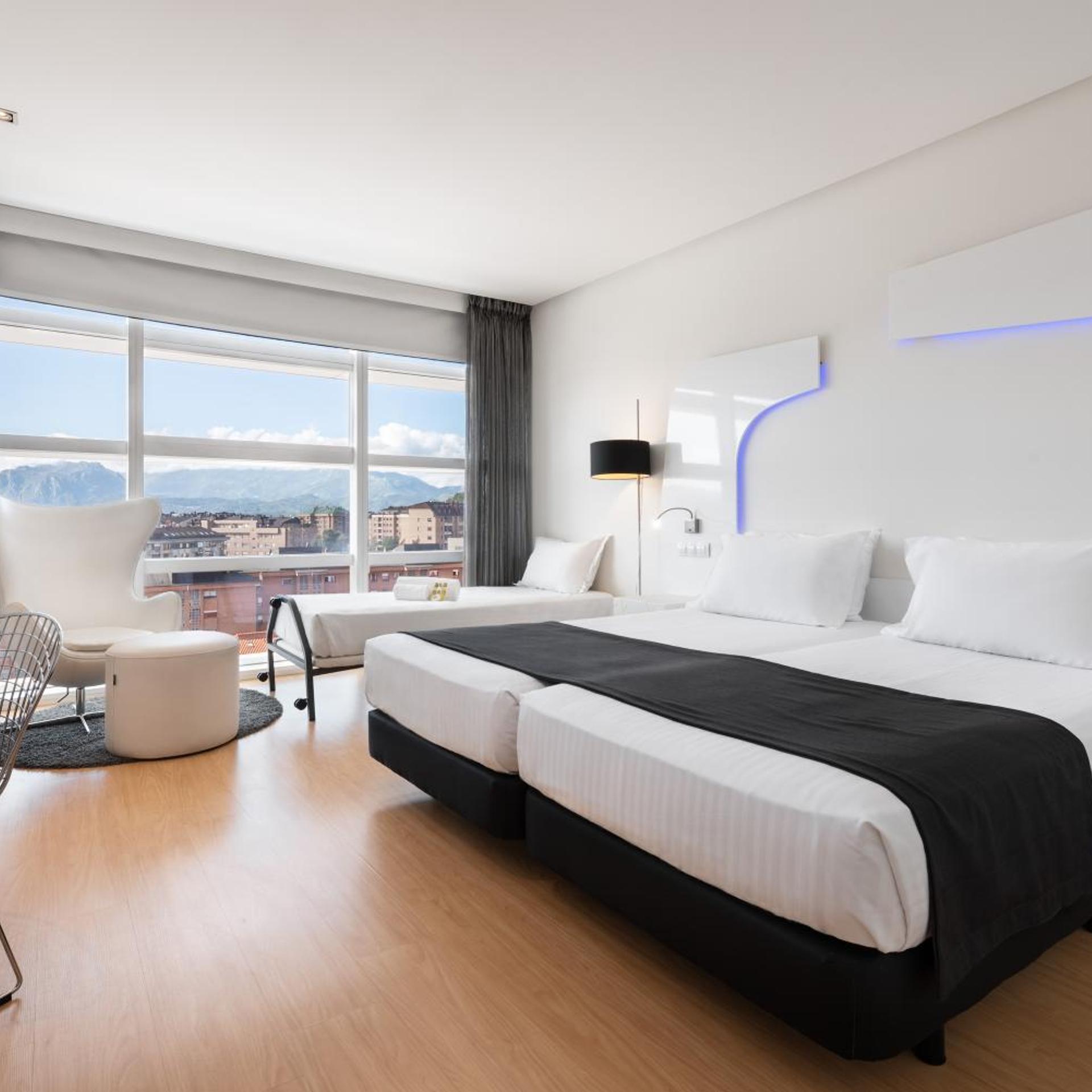 Room, Twin Beds, with Extra Bed