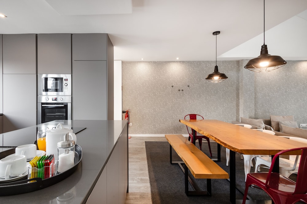 Your Opo Central Apartments 48/50